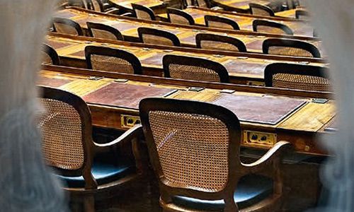 Broschüre: Die volle Wahrheit zum halbleeren Saal